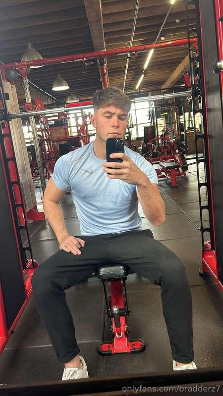 Working out as usual 😜