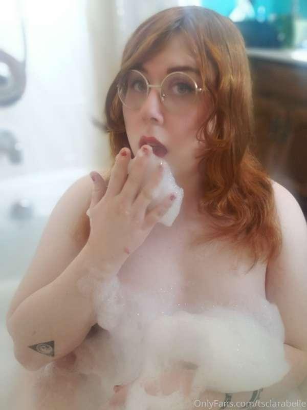 Would you like to join me in the tub? 💦🥰💦