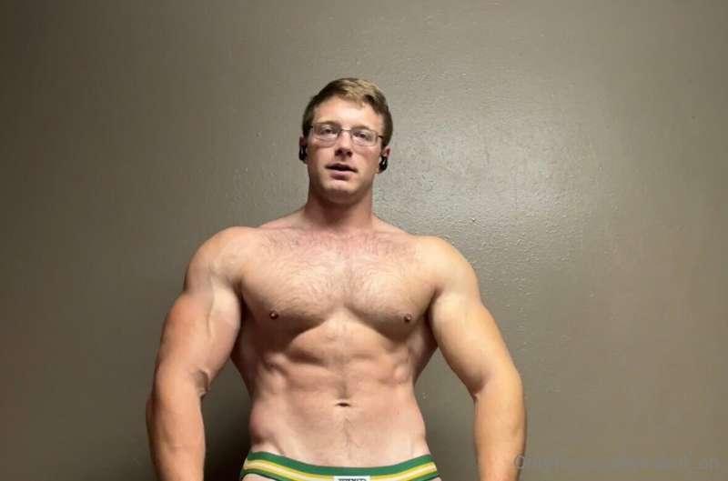 I love when men cum on my chest and then they lick it off…....