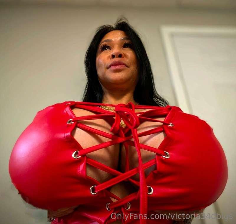 Cum bury your face in between my milk juGGs 🍼🍼