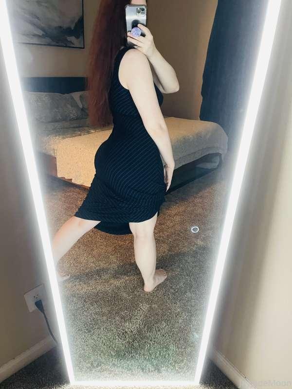 Sun dress on or off for you 😈