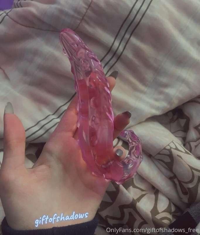 watch me play with this new toy 🥵 it feels soo good, can u s..