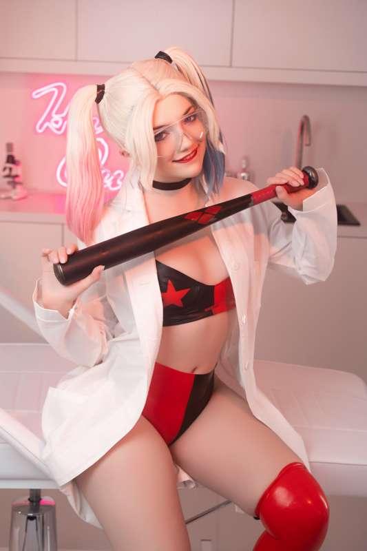 Ms. Harley Quinn, MD - Cosplay Set