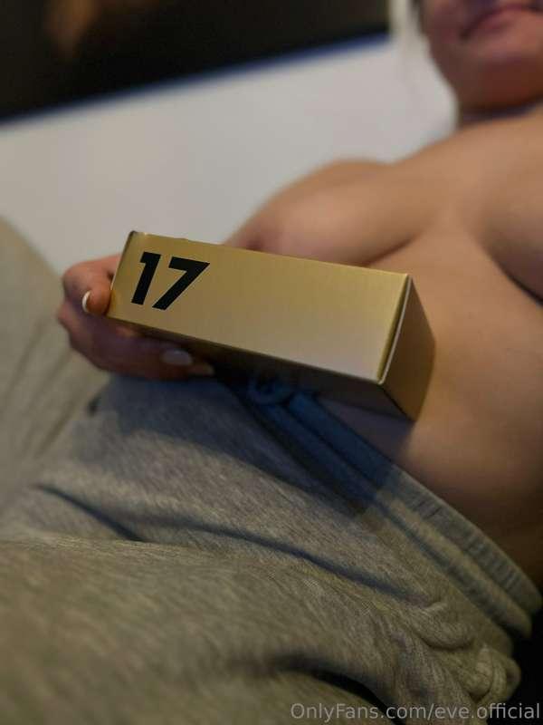 number 17 guys! 😍
are you ready to set it up my ass 🥵