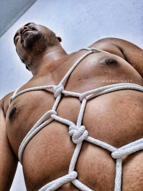 Tie me, daddy!! ⛓️😜🐻
