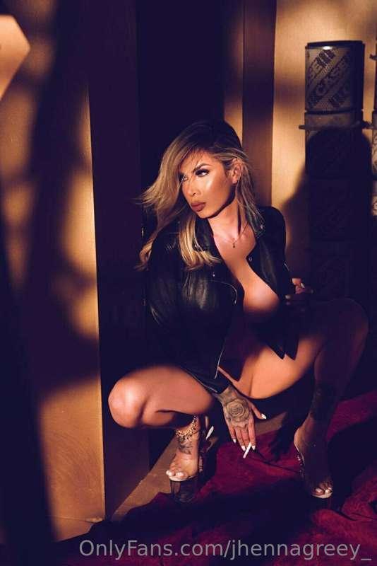 https://onlyfans.com/jhenna_greey  Follow me in my vip onlyf..