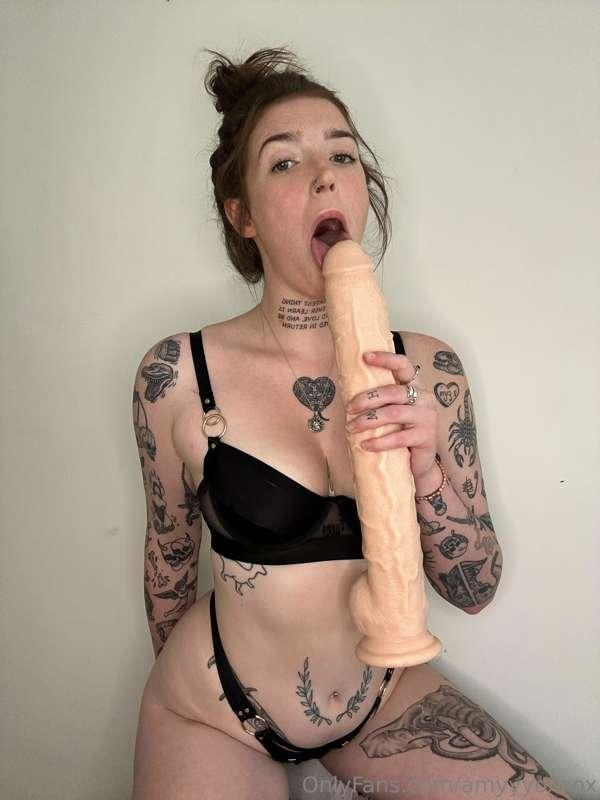 This dildo is insane 🤯