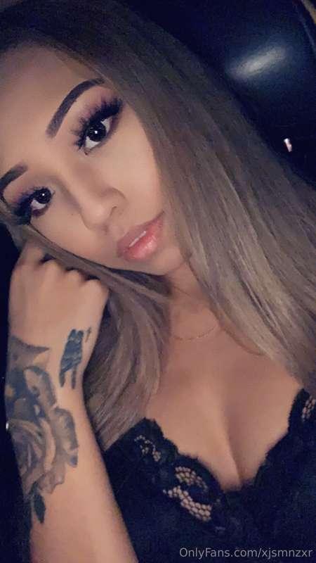 Fun night out 😘 would you buy me a drink? 🤪 cheers 🥂