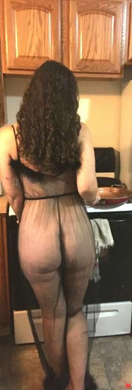 Just being a good little wifey 🥵