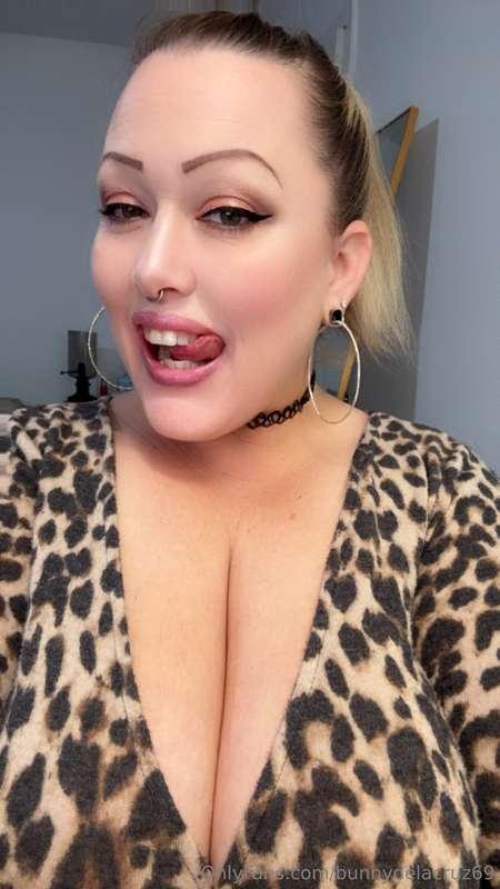Would you come home just to fuck me on your lunch break?