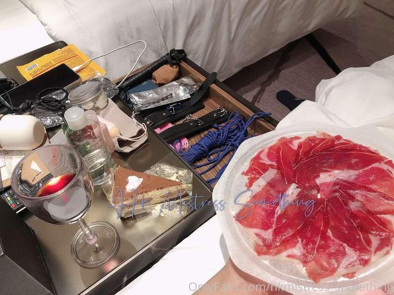 事日調教 ！ #女王 半休息狀態～ 多一點時間 多一點情調～  多一點了解～  想 這個是你麼？  #女王 #香港女主 ..