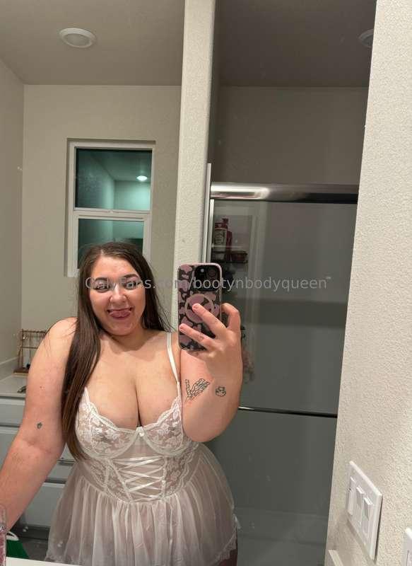 bootynbodyqueen image #0