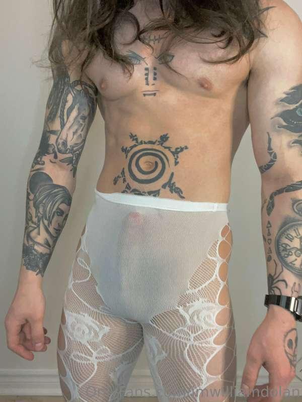 It looks huge in this:o