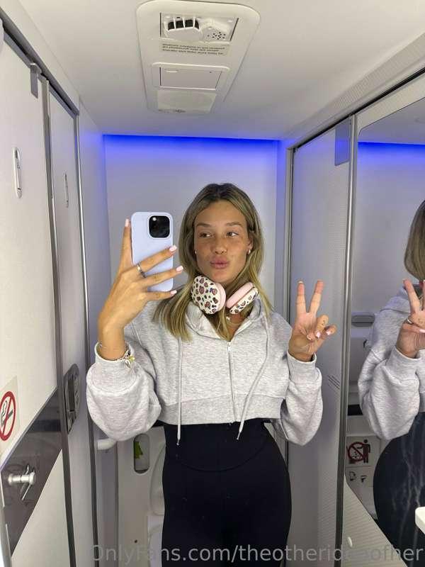 Heyyyyy!! Finally arrived back HOME✈️ 🇿🇦
