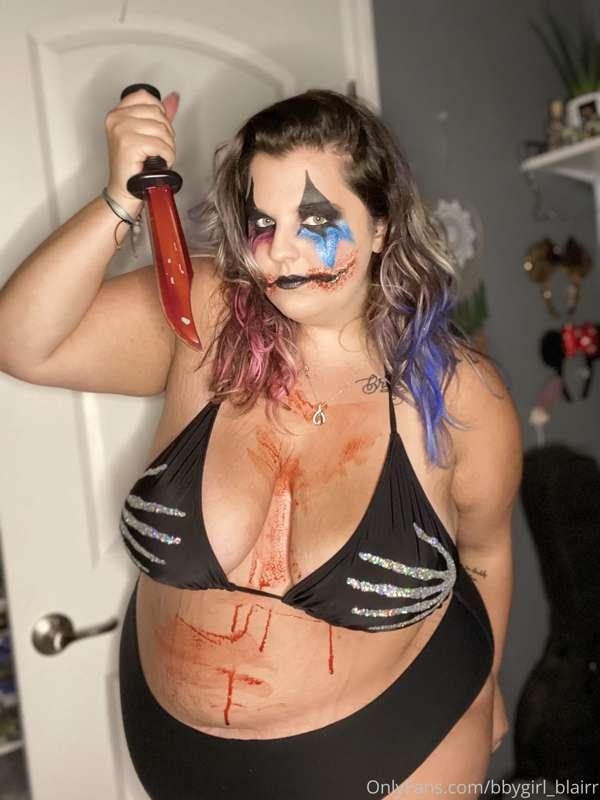 Creepy clown Halloween photo and Video collection.