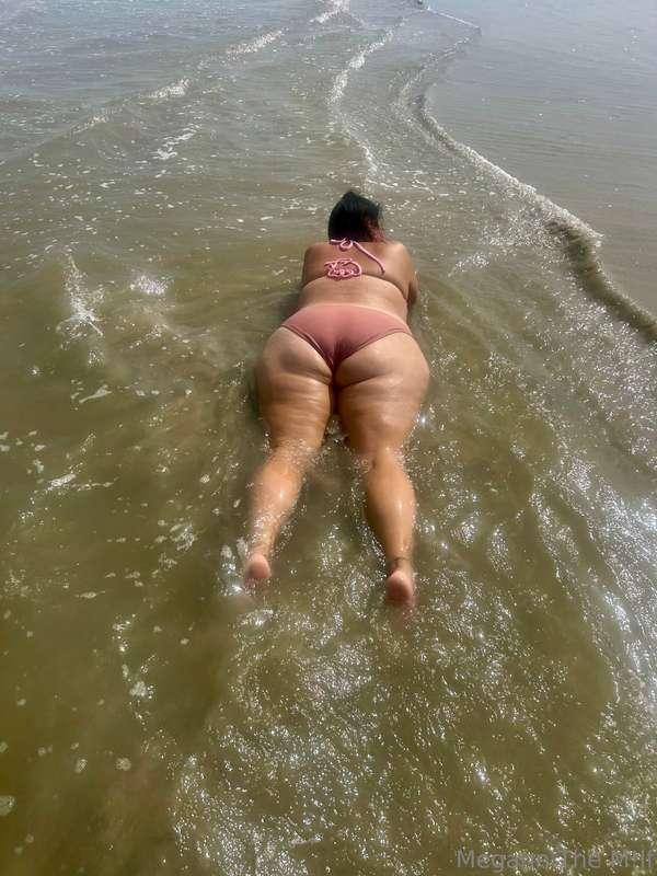  🤗 outside tanning ☀️