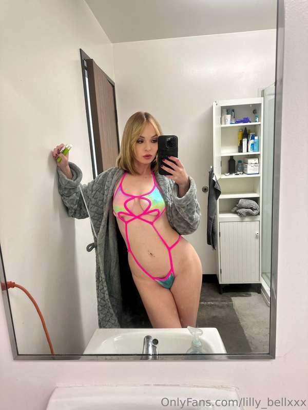 Happy fucking New Years Eve!🥳🍾 It is so crazy that it is abo..