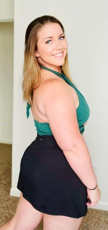 Spoil me with your attention in DMs 💖💌