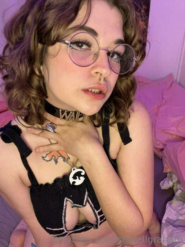 what do you think of my new collar?😈