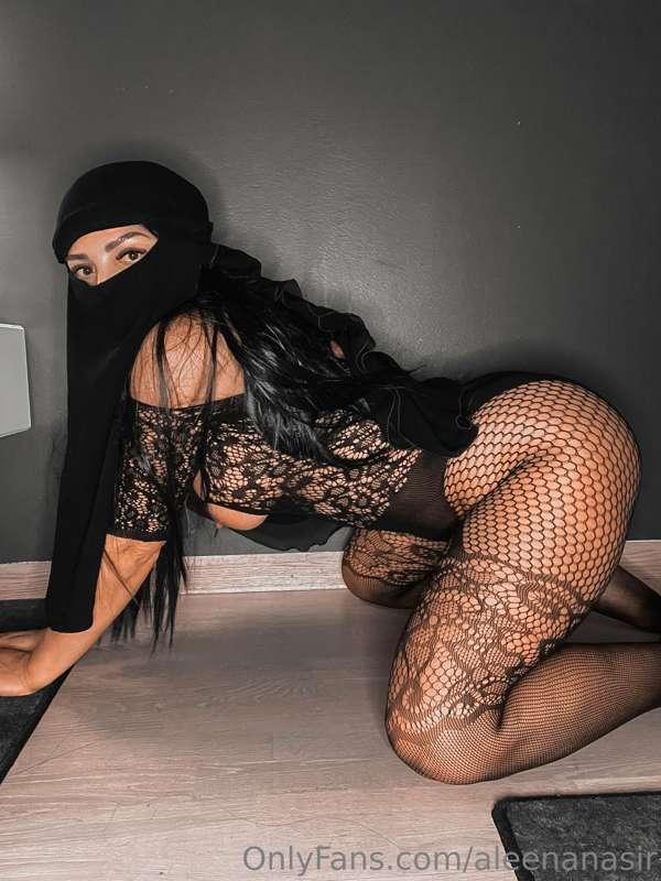 Would you jerk off on my hijab ?💦🍆 🥺
