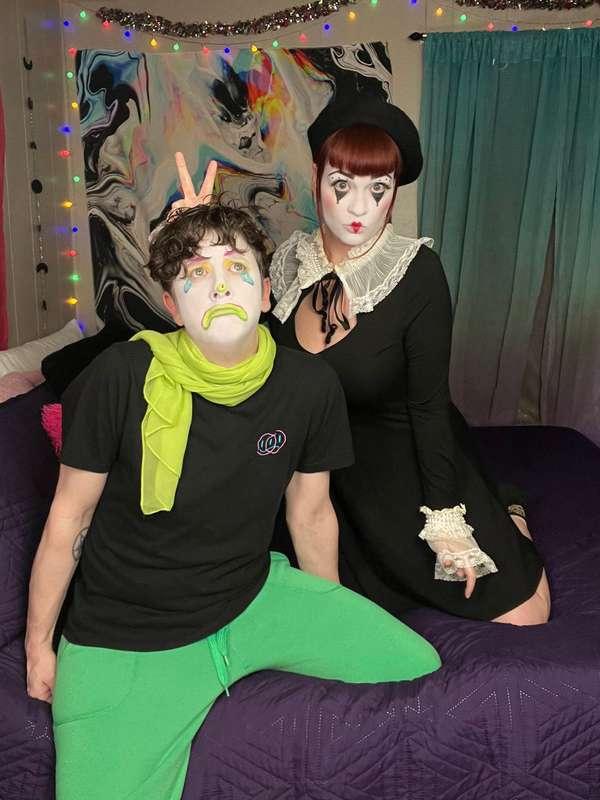 STOP clowning around and go subscribe to @sophiemoon RIGHT N..