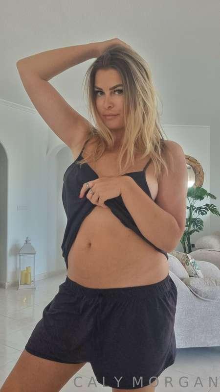 Trying to look all cute and fuckable. More on @vip_caly