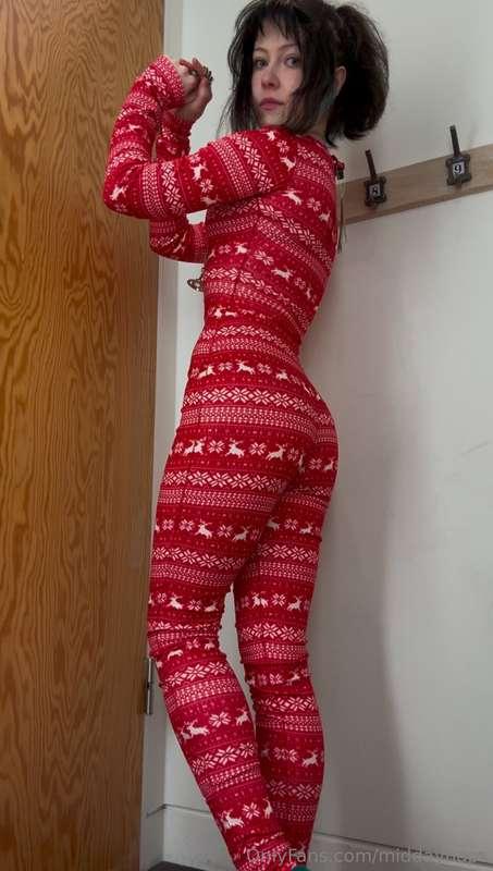 I tried on this onesie in selfridges and I look like a sexy ..