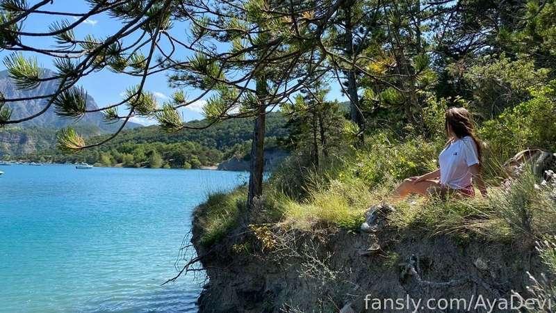 I hope my little video will brighten your day ☀️ hehe 😜✨💕
#fyp #bikini #publicnudity #tits #boobs #nature #outdoors #ass #butt 