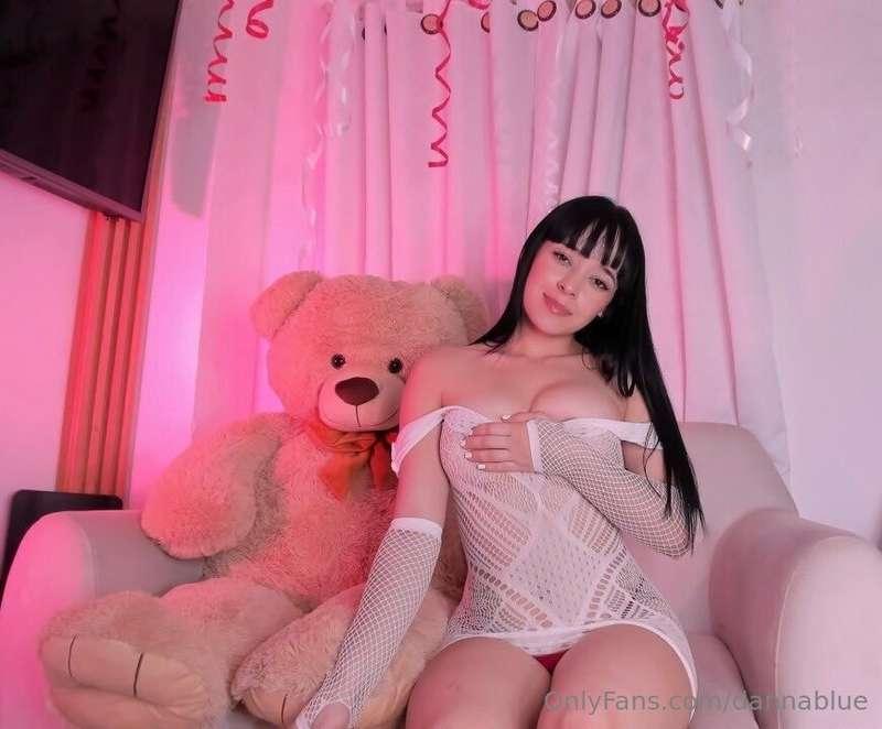 dannablue image #2