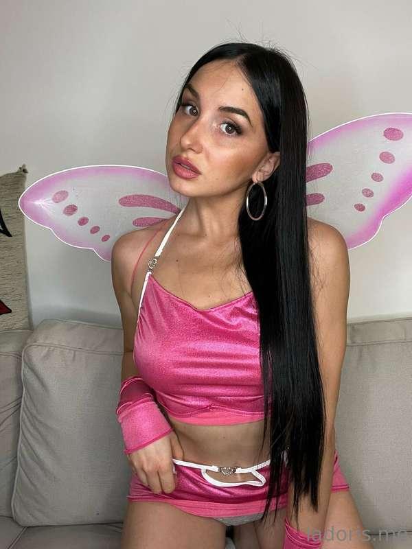 Ti piace la mia farfalla? 🤭