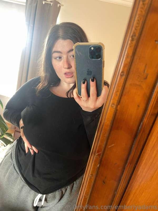 I was naughty and sent LIVE boob pics to fans whilst watchin..