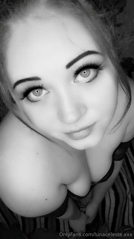 Le Luna 🌙 See the stars in her eyes 🌟