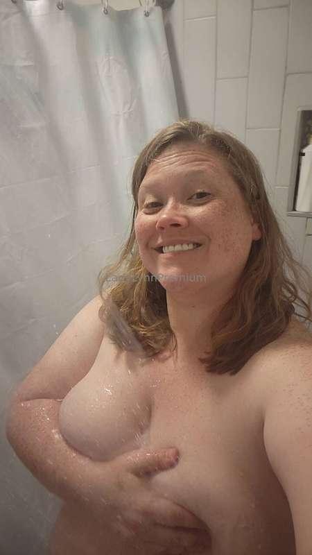 Shower Preview Photo collection. Here are some pics of me wa..