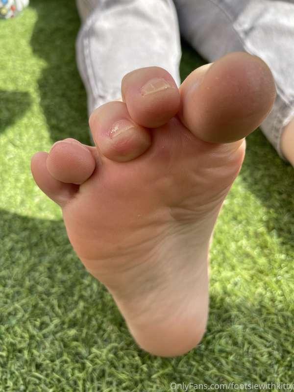 A few shots of me enjoying the sunshine. My feet got so swea..