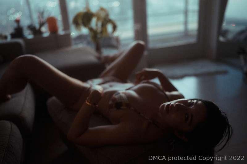 Am I your hottest fantasy ? 