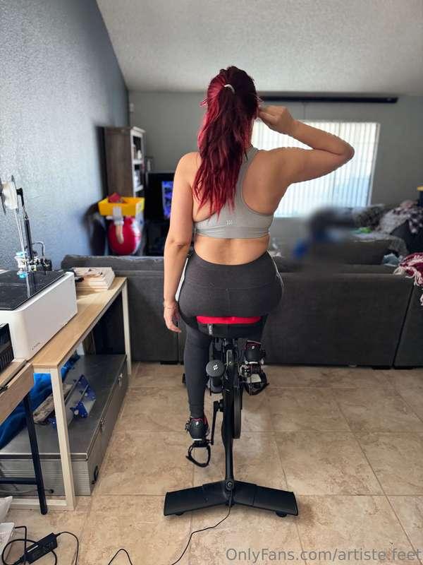 Who’s worshiping my sweaty feet after this workout?