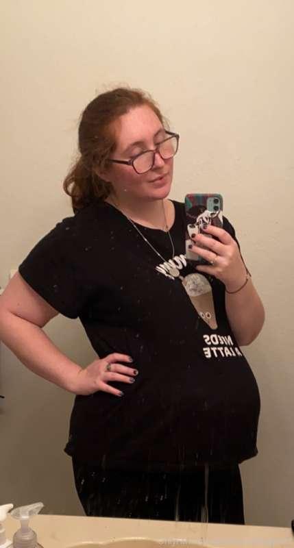 Just a mirror pic today, 36 weeks, wasn’t feeling the best, ..
