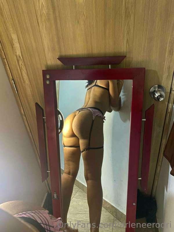 Big booty 😈😈😈