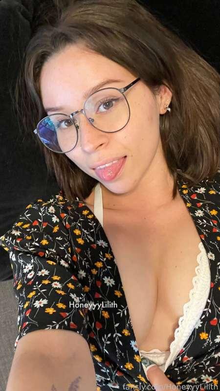honeyyylilith image #1