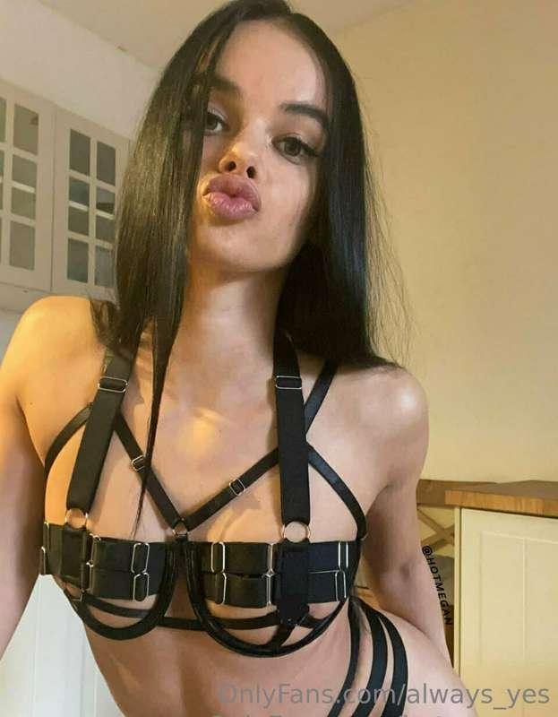 ****I'm literally shivering and about to squirt 🙈****
## Fin..