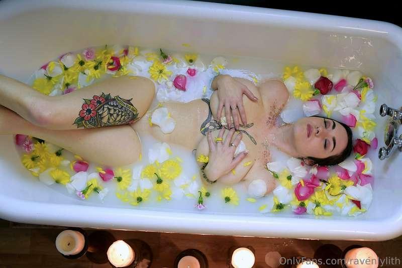 happy spring equinox! This is one of my favorite sabbats to ..