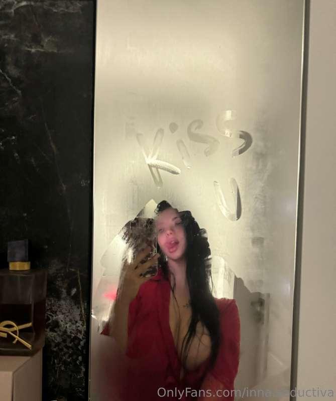 Do you want my hot kisses?💋