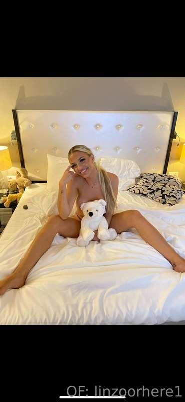 wanna cuddle me?😇🤗