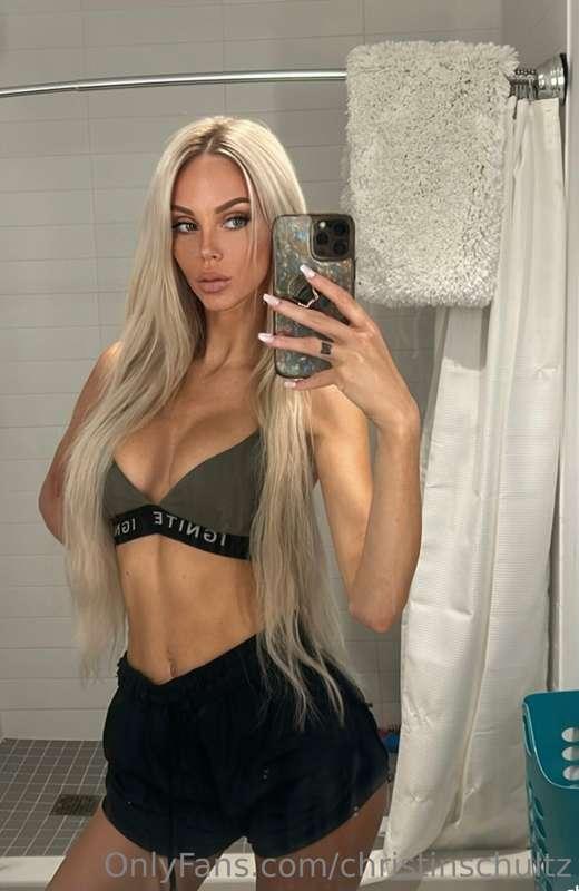 Take a Célfie 🥰