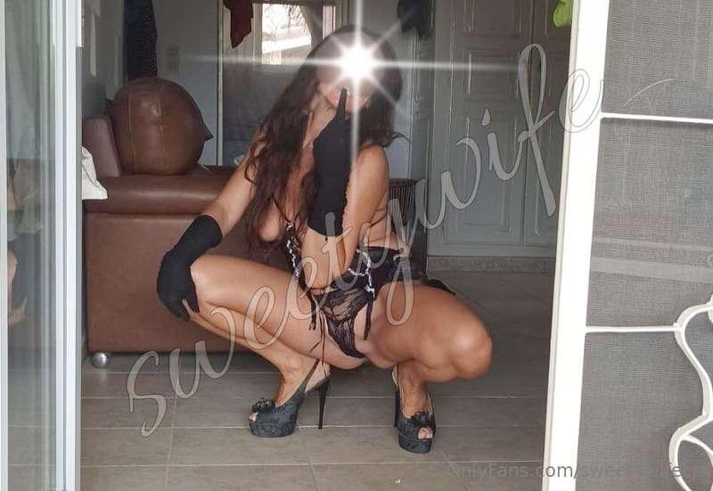 Moglie birichina cerca cazzi per cam! Vuoi vedermi all' oper..