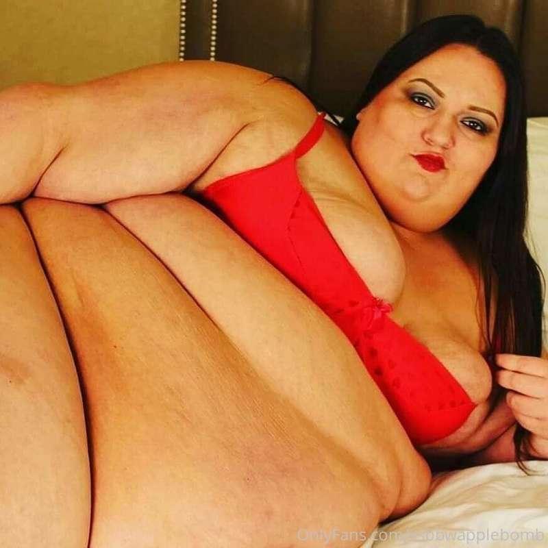 Cum play with me 😘😘