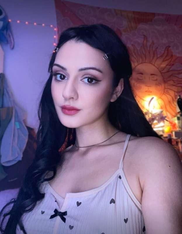 @reynasoo @reynasoo @reynasoo🌟 I love to try on a variety of..