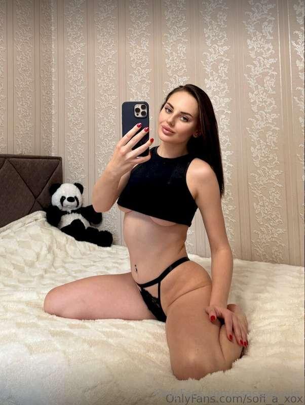 Your home girl 🎀 @mary_plays 🎀 she is waiting for you for a ..