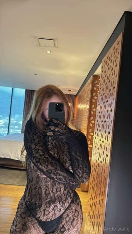 Jueves de estar en casa, me acompañas? 🙈