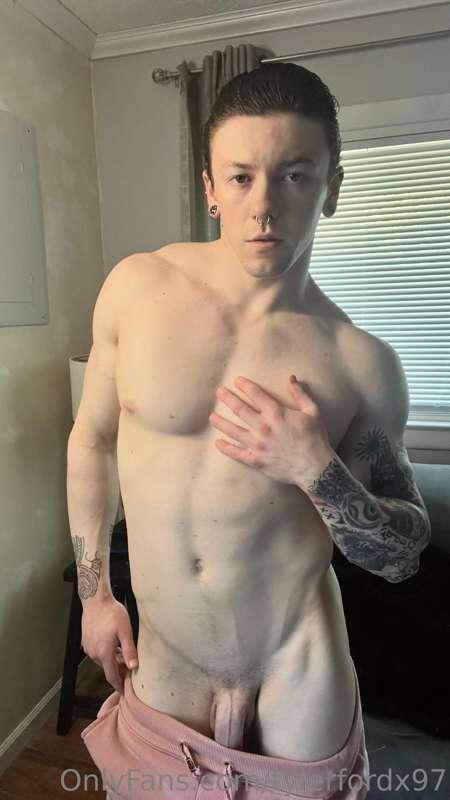Run me down bro 👅🤤